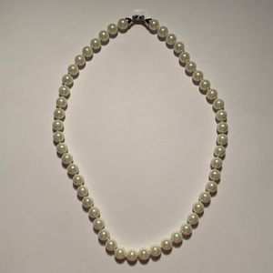 Pearl Looking Necklace